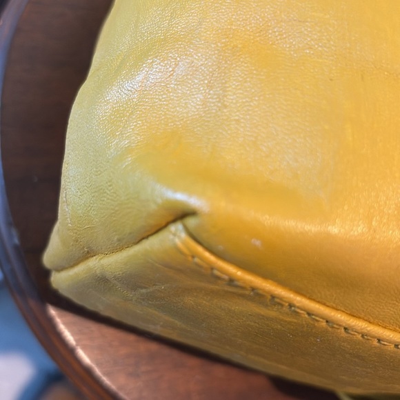 Michael Kors  satchel   Shoulder bag leather  goldenrod  2 front zipper pockets - Picture 9 of 13